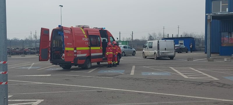 FOTO | METRO Baia Mare evacuat din cauza mirosului de gaz