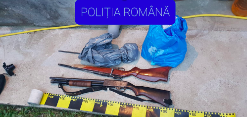 FOTO | Percheziții în Lăpuș. A fost găsit un întreg „arsenal”