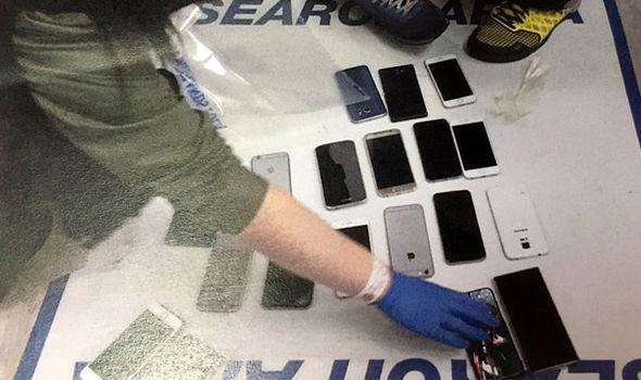 15 telefoane dintr-o lovitură. S-a lăsat cu percheziții