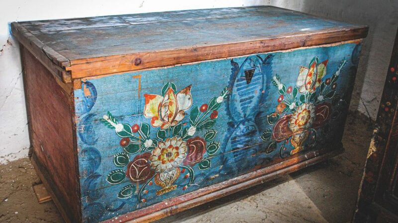 MUREȘ | Tradiția la ea acasă. Lăzi de zestre de admirat la Muzeul Etnografic Reghin