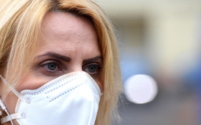 Mahler: ”Renunțăm la mască în spațiul liber, dar să ne gândim să păstrăm distanță. Pandemia nu s-a sfârșit încă”