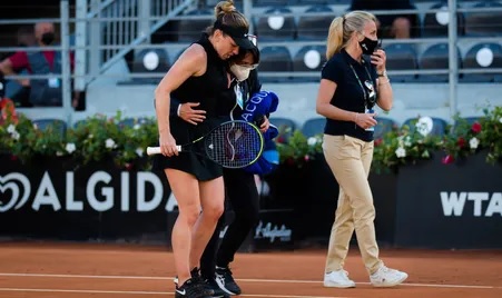 Simona Halep a suferit o ruptură musculară la gamba stângă