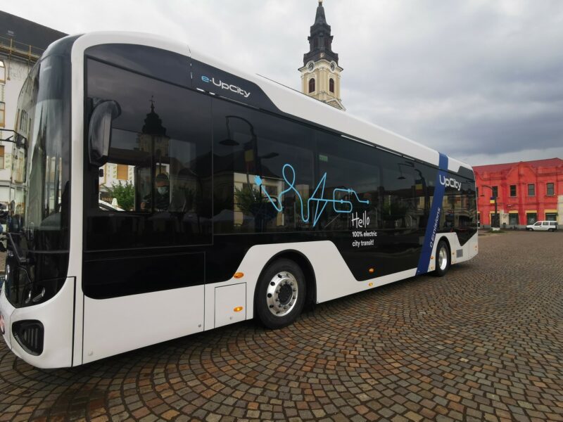 FOTO Primul autobuz electric 100% românesc produs la Baia Mare, testat în Oradea