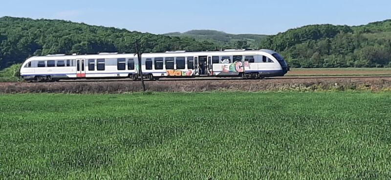 FOTO Maramureș | Mașină lovită de tren la Ulmeni