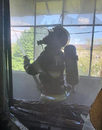 FOTO Satu Mare | Flăcări într-un bloc de pe Aleea Mircești