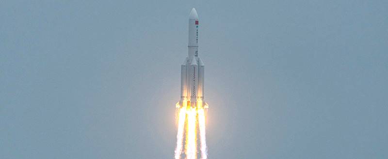 Alertă în Italia. Bucăți din racheta chineză posibil să lovească peninsula