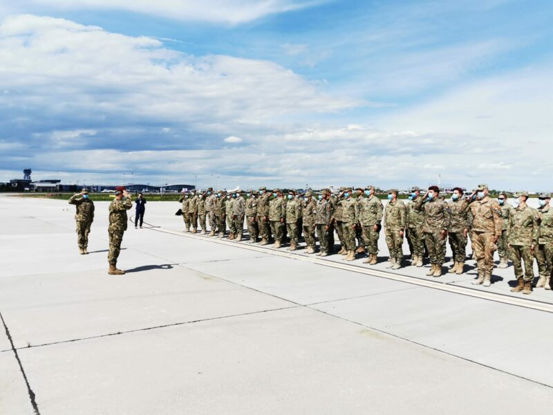 FOTO Primii militari români întorși din Afganistan