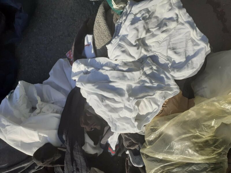 FOTO Bihor | Cum se varsă gunoiul altora în România sub formă de textile second-hand