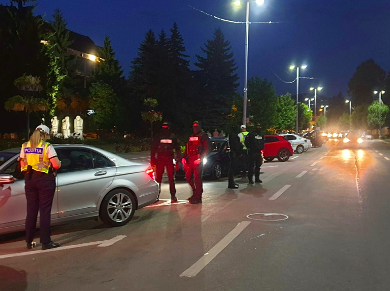 FOTO | Descinderi cu sute de polițiști în Maramureș. Țigarete de contrabandă cu nemiluita