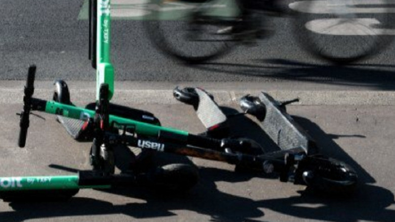 Baia Mare | De pe trotineta electrică la spital. A fost lovită de o mașină