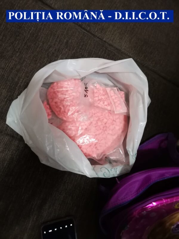 VIDEO | Ecstasy la vânzare în județul Cluj. S-a ajuns cu percheziții până în Botoșani