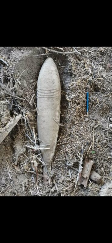 Bombă aruncător descoperită pe strada Principală dintr-o localitate mureșeană