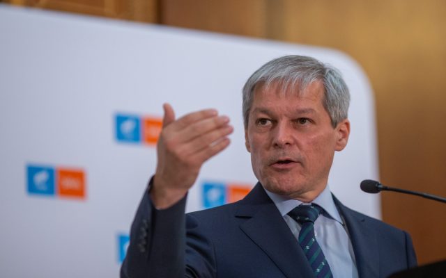 Dacian Cioloș dă drumul negocierilor pentru noul Guvern. Se vrea refacerea coaliției