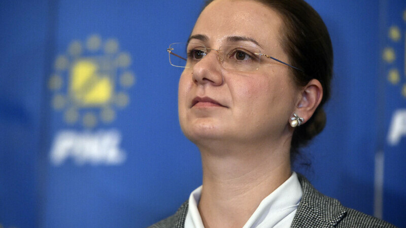 Marea problemă a învățământului: uniforma școlară. „Poate fi o opţiune atâta timp cât nu devine instrument de excluziune”