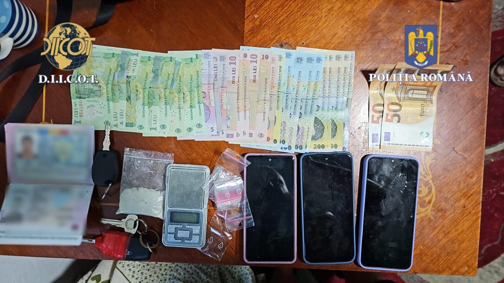 Traficanți de droguri prinși în Bistrița. Drogurile vândute în județ, dar și în Cluj și Mureș