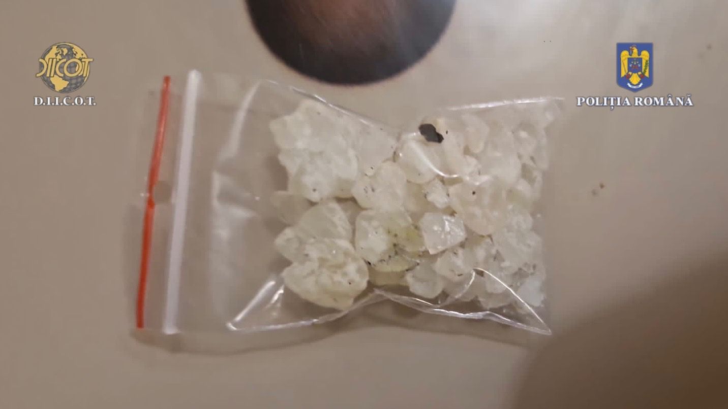 MUREȘ | Metoda droguri „la colet”