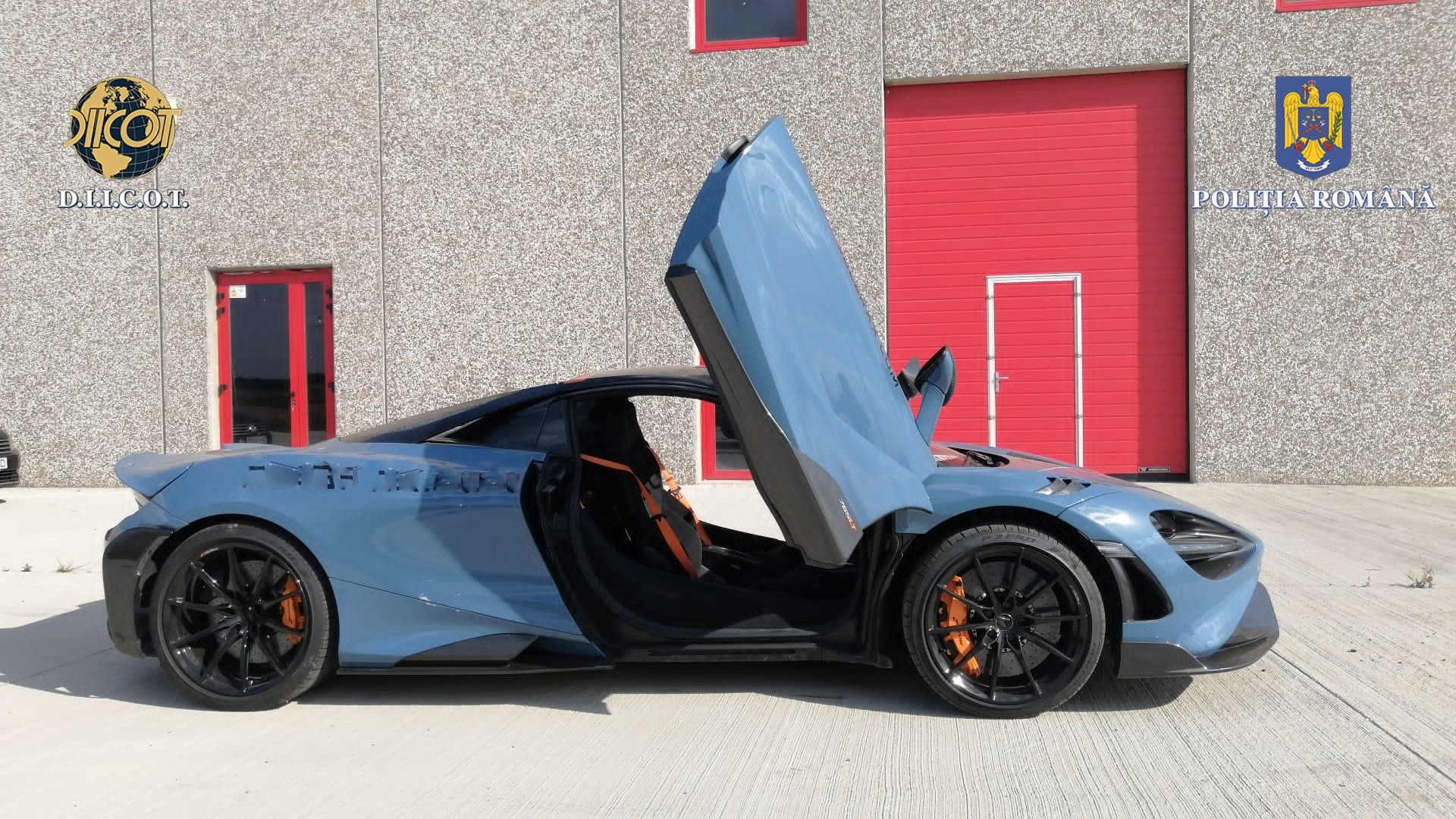 Criptomonede și mașini de lux. I-au săltat polițiștii