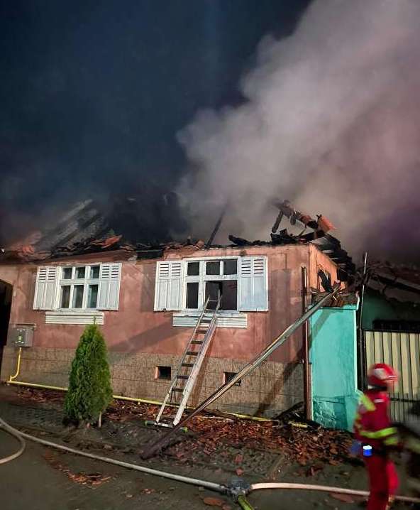 SIBIU | Incendiu cu final tragic. Un bărbat a murit