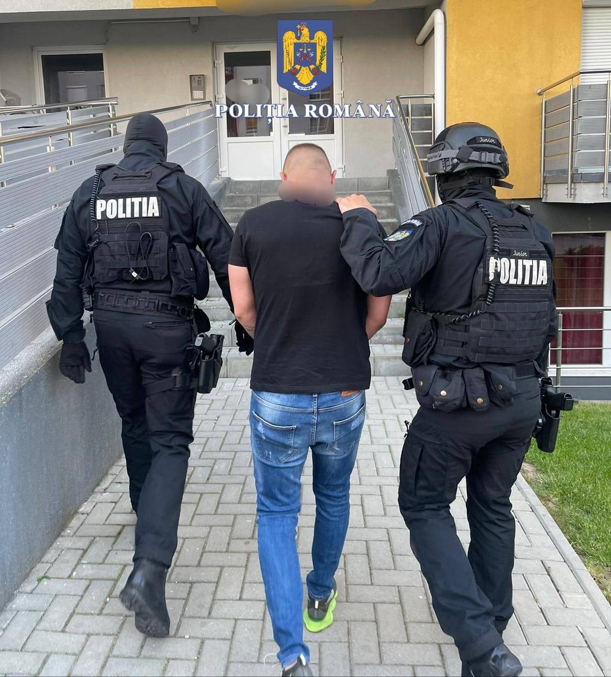 Tânără obligată să se prostitueze. Un bărbat reținut 24 de ore