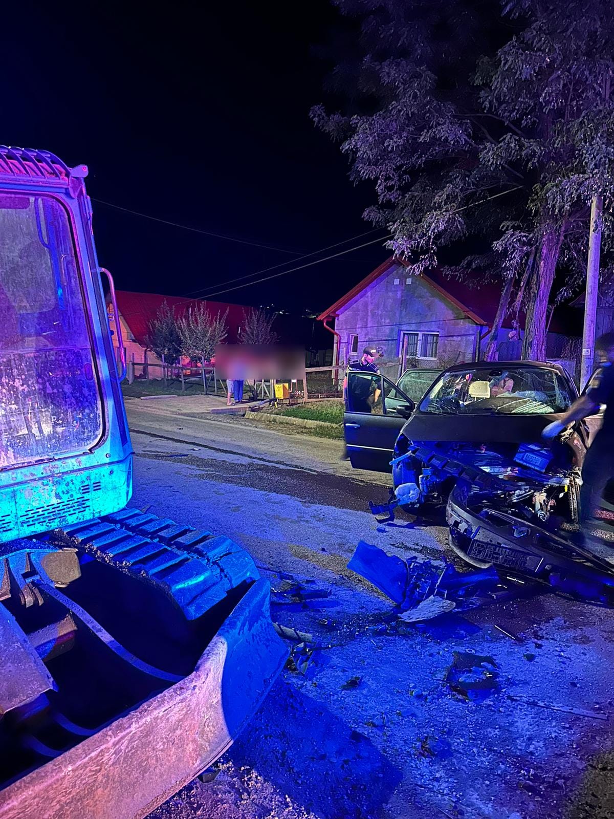 Accident mortal în Tritenii de Jos – femeie de 50 de ani s-a izbit de un buldoexcavator parcat