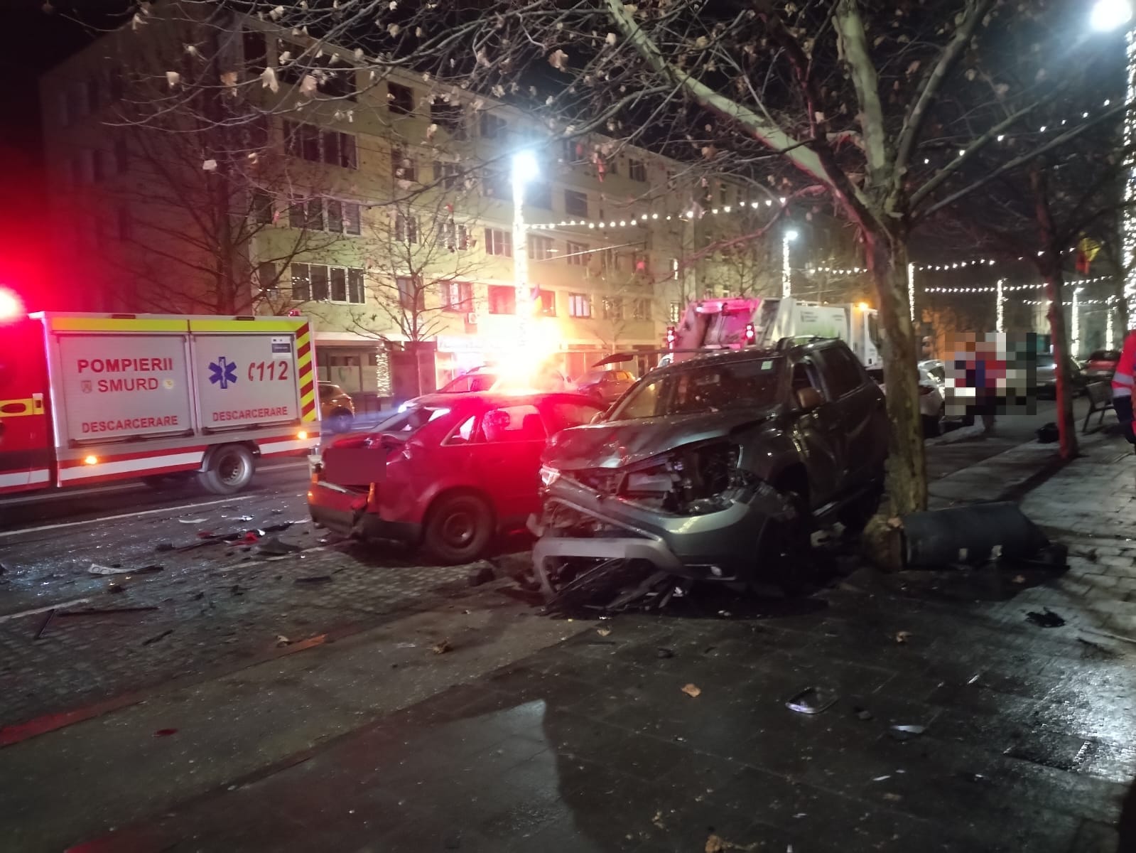 Mașini distruse pe o stradă din Cluj-Napoca