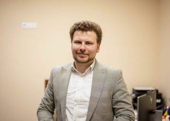 Acuzațiile AUR, demontate de ministrul Educației din Republica Moldova: „Nu este vorba despre turism electoral, ci despre autobuze școlare care transportă elevii în vizite la universități, în cadrul unor acțiuni de promovare a educației.”