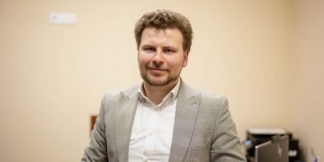 Acuzațiile AUR, demontate de ministrul Educației din Republica Moldova: „Nu este vorba despre turism electoral, ci despre autobuze școlare care transportă elevii în vizite la universități, în cadrul unor acțiuni de promovare a educației.”