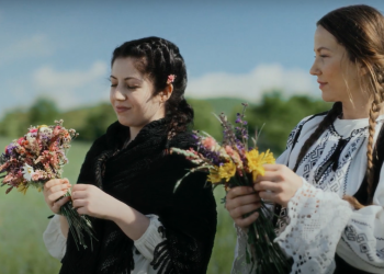 „Noaptea Sânzienelor” –  un scurtmetraj care readuce pe ecran misterul și farmecul tradițiilor românești