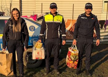 Sărbători cu suflet: polițiștii alături de familiile aflate în nevoie
