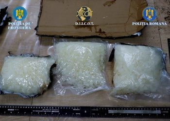 Trei persoane, printre care un ucrainean, arestate pentru trafic de droguri