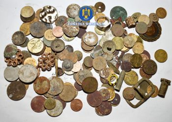 Bunuri din patrimoniul cultural, descoperite în urma unor percheziții ale poliției