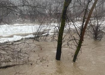 Actualizare: intervențiile continuă pe râul Lăpuș, 40 de hectare de teren agricol afectate