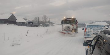 Acțiuni de deszăpezire pe drumurile județene din Cluj. Niciun sector nu este blocat, anunță CJ Cluj