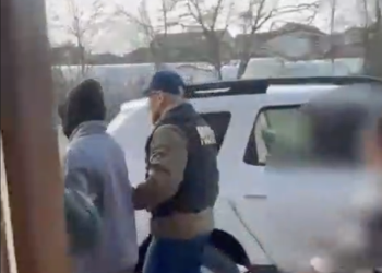 Tânăr de 18 ani reținut pentru o serie de furturi în Câmpia Turzii