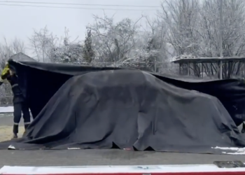 Intervenție fără precedent în Bistrița: incendiu la un autoturism hybrid plug-in