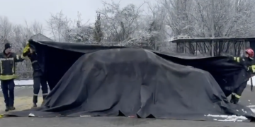 Intervenție fără precedent în Bistrița: incendiu la un autoturism hybrid plug-in