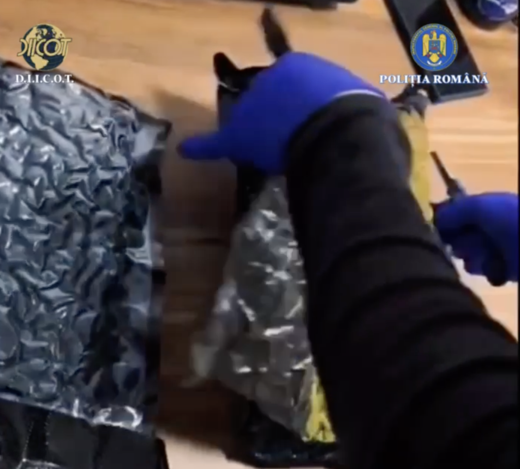 Droguri trimise prin poștă