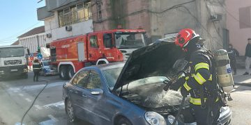 Incendiu izbucnit la 1 mașină în Blaj
