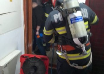Fum într-un apartament din Bistrița, pompierii au intervenit de urgență