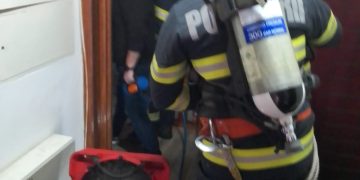 Fum într-un apartament din Bistrița, pompierii au intervenit de urgență