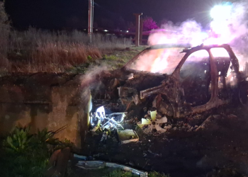 Incendiu la un magazin de pe Bulevardul Dacia din Oradea. Intervenție a Detașamentului 2 de Pompieri