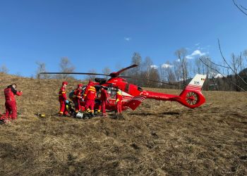 ACTUALIZARE VIDEO | Elicopterul SMURD chemat la Borșa. Incendiul întins pe 9 hectare