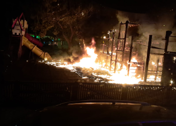 Loc de joacă în flăcări la Târgu Mureș și alte pățanii. Nu a fost o noapte liniștită