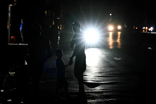 Blackout-ul afectează aproximativ 10 milioane de oameni într‑un sistem deja fragil și dependent de importurile de combustibil