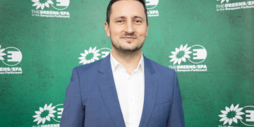 Nicu Ștefănuță, az Európai Parlament alelnöke fokozott támogatást kér a romániai magyar kulturális szervezetek számára.