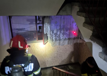 Incendiu într-un bloc din Sighetu Marmației: 80 de persoane evacuate în toiul nopții