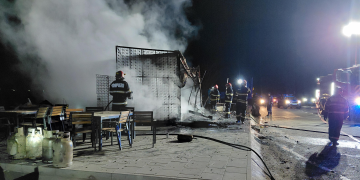 Incendiu la un imobil din localitatea Cuzdrioara. 40 de mp în flăcări