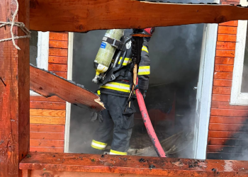 Incendiu la 2 locuințe în Alba. O casă distrusă, alta afectată de flăcări