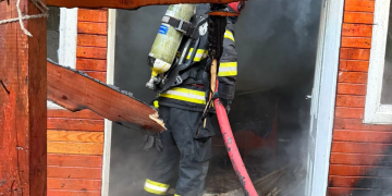 Incendiu la 2 locuințe în Alba. O casă distrusă, alta afectată de flăcări