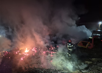 Incendiu puternic în Mărtinești, Satu Mare. Focul pornit de la o țigară